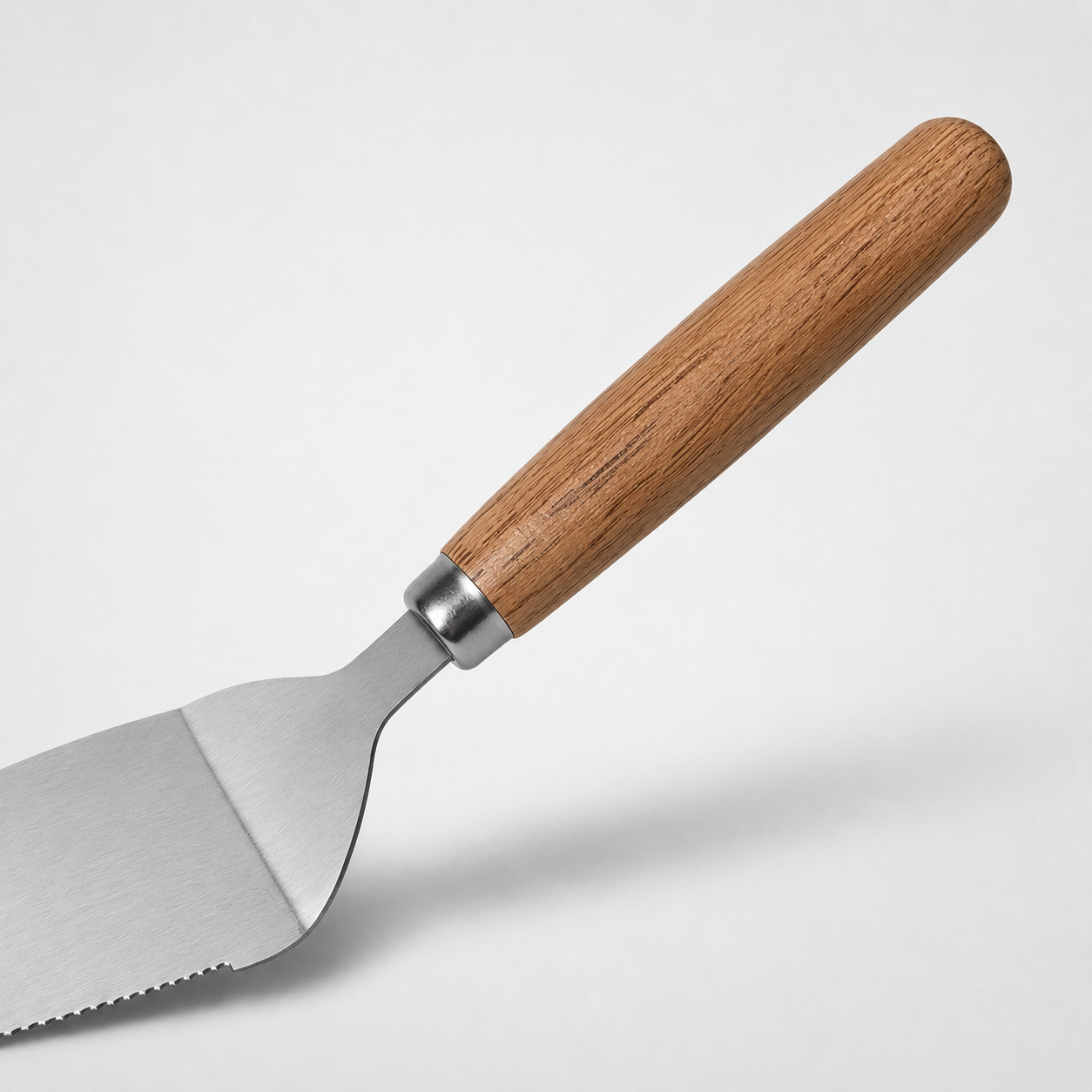 Espatula Para Cortar Picar Pizza Con Mango De Madera 26cm